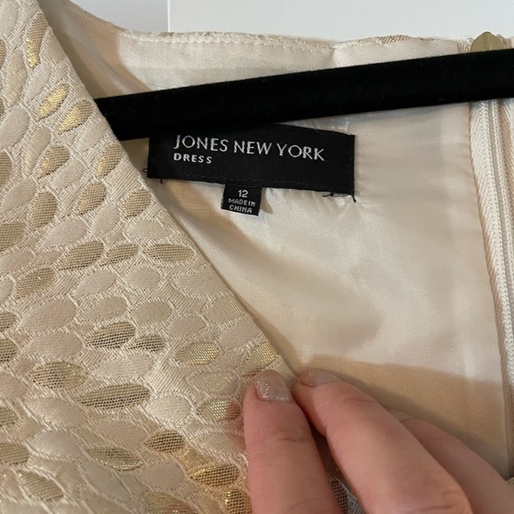 Jones New York evening dress, cream gold print, size 12, like new - Picture 5 of 6